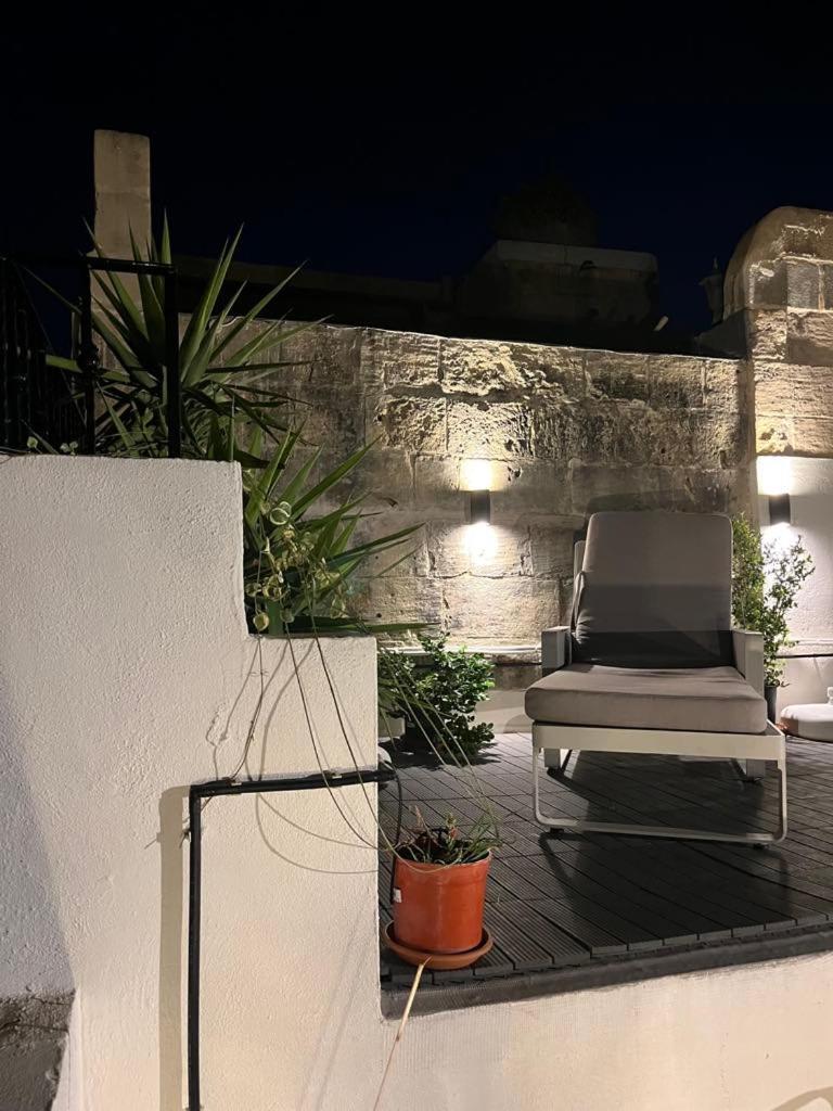 A Remarkable 500 Years Old House Of Character Senglea Exterior photo